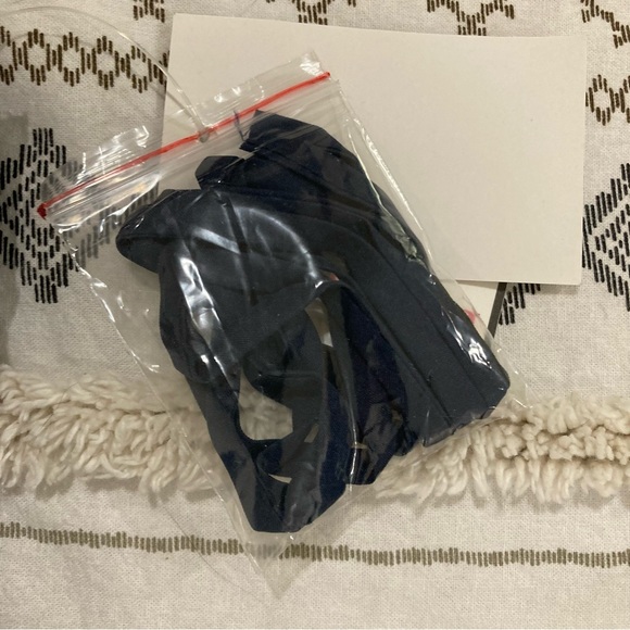 David’s Bridal navy lace gown size 4 - Picture 8 of 15